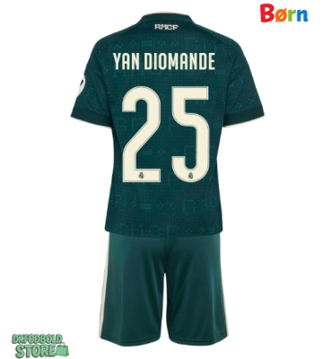 Real Madrid Yan Diomande #25 Replika Babytøj Udebanesæt Børn 2026-27 Kortærmet (+ Korte bukser)